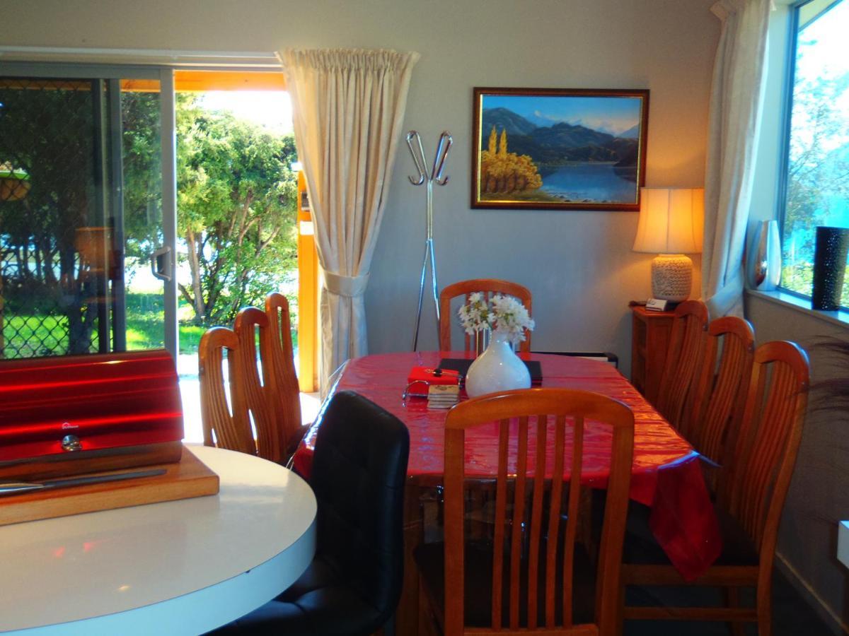 Lakefront Fantail Cottage Lake Hawea, Wanaka Esterno foto