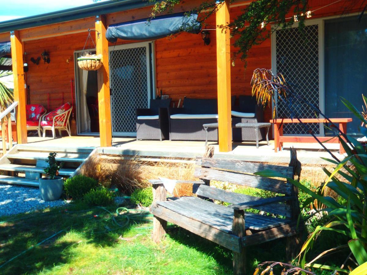Lakefront Fantail Cottage Lake Hawea, Wanaka Esterno foto